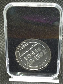 トランプコイン裏