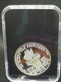 トランプコイン裏